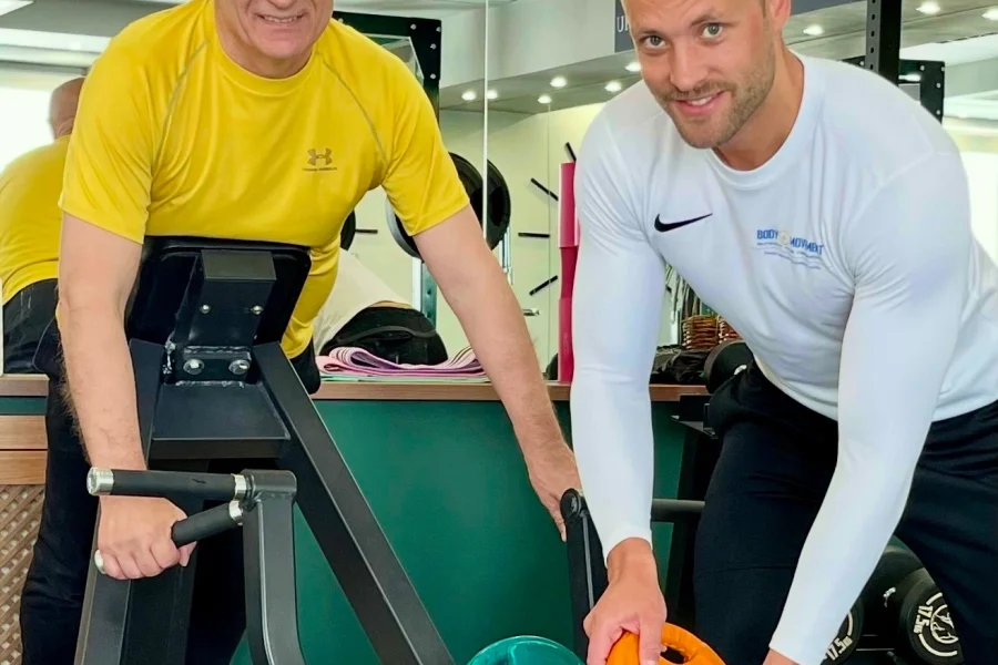 Trening siłowy dla mężczyzn 40+ z trenerem personalnym w Warszawie – Body Movemen