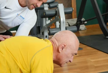 Trening siłowy dla mężczyzn 40+ z trenerem personalnym w Warszawie – Body Movement