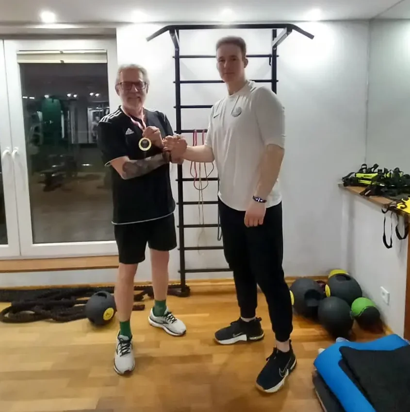 Jak wrócić do formy po 40 w Warszawie – trening personalny 1:1 z trenerem