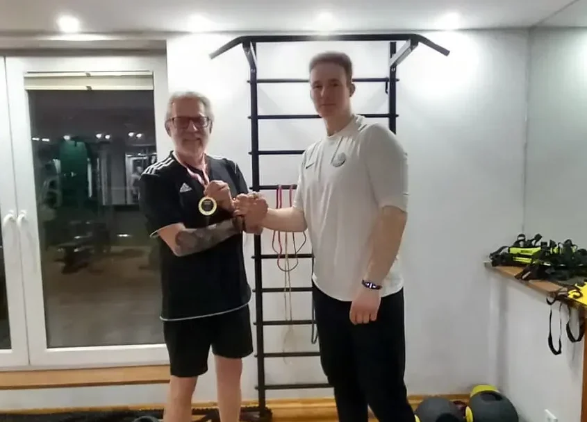 Jak wrócić do formy po 40 w Warszawie – trening personalny 1:1 z trenerem
